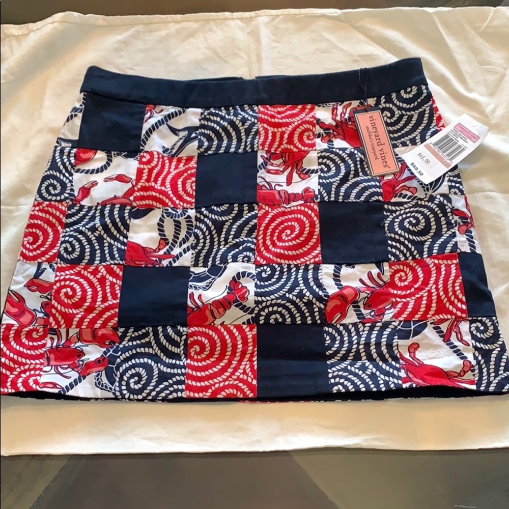 Vineyard vines red/navy skirt. NWT. Size 12